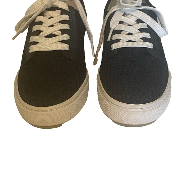 Tommy Hilfiger Classic Navy Blue Lightweight Lace Up Fashion Preppy Sneakers 7M - Picture 2 of 10